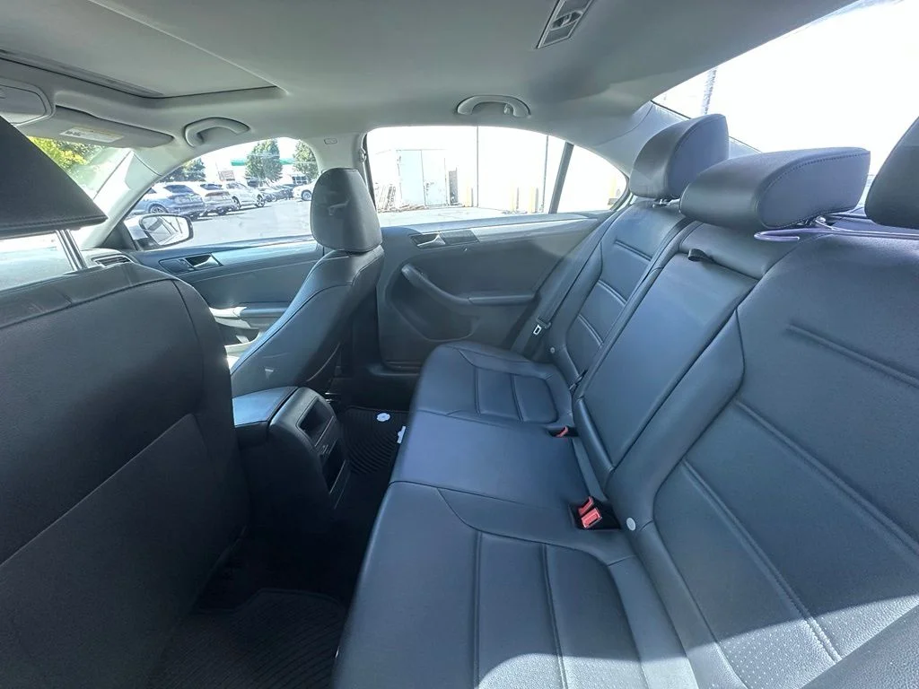 Used 2018 Pure White Volkswagen 1.4T SE image 7