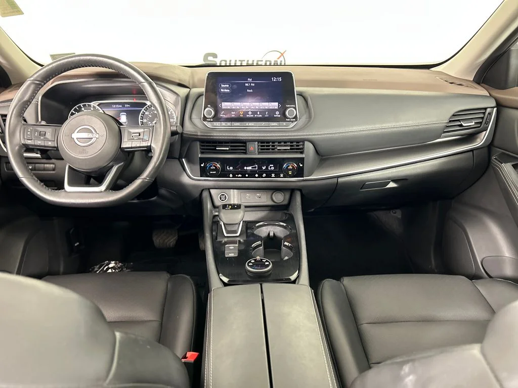Used 2023 Silver Nissan SV image 18