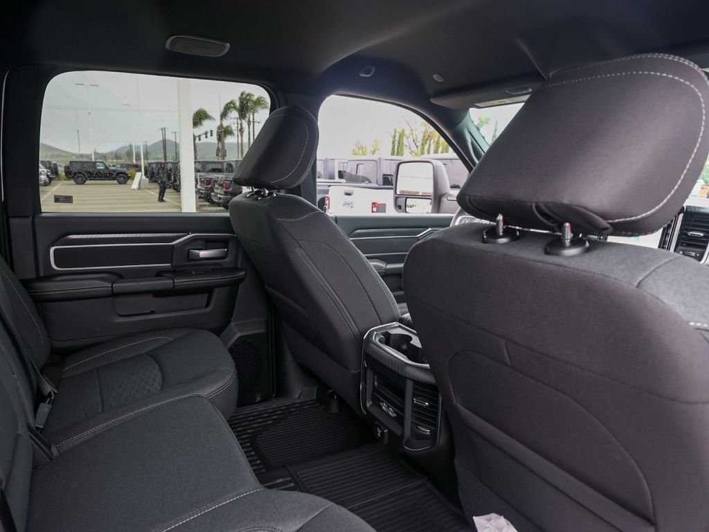 New 2026 Bright White Clear-Coat Exterior Paint RAM Big Horn Night Edition image 15