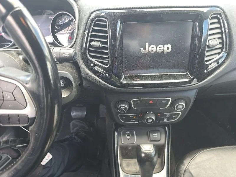 Used 2020 Jazz Blue Pearlcoat Jeep Limited image 14