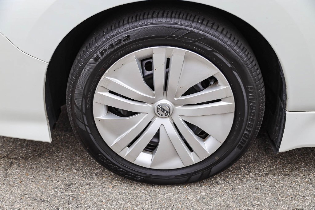 Used 2023 White Nissan S image 9