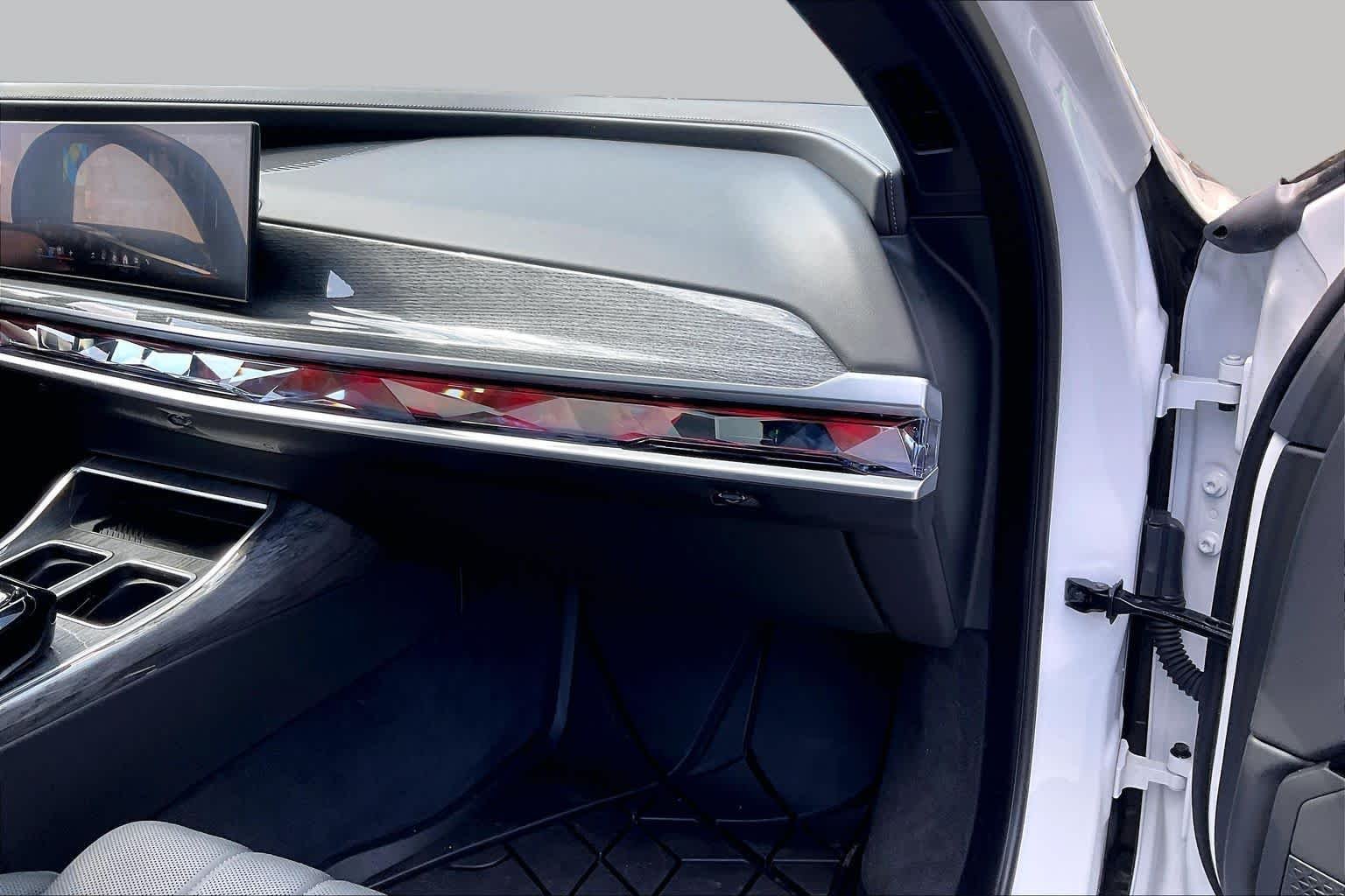 Used 2024 Mineral White Metallic BMW eDrive50 image 18
