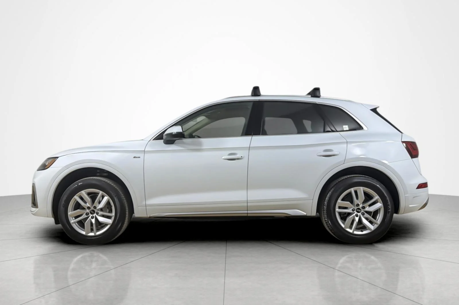 Used 2023 Glacier White Metallic Audi S line Premium 45 TFSI quattro image 2