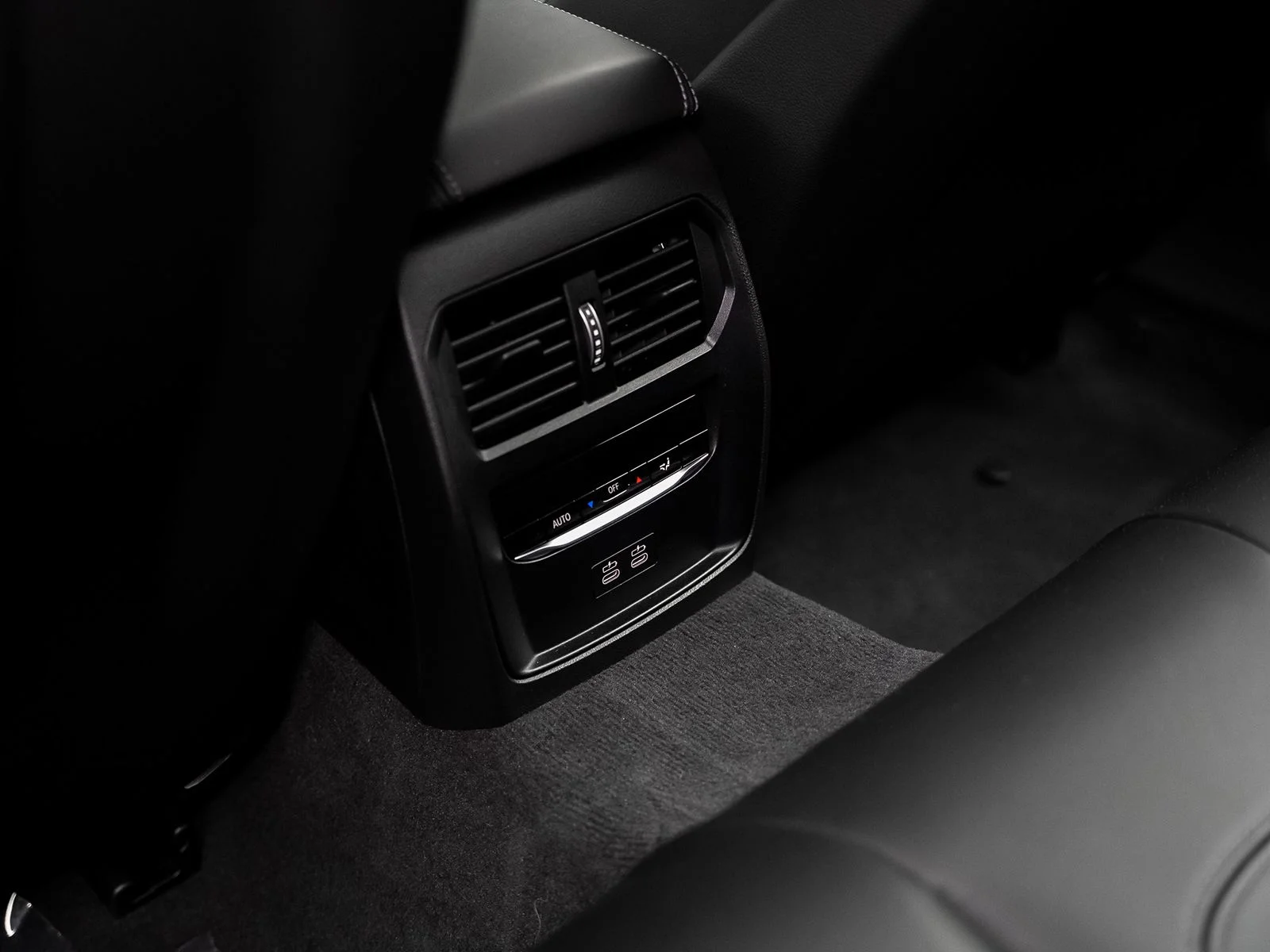 Used 2025 White BMW Competition image 45