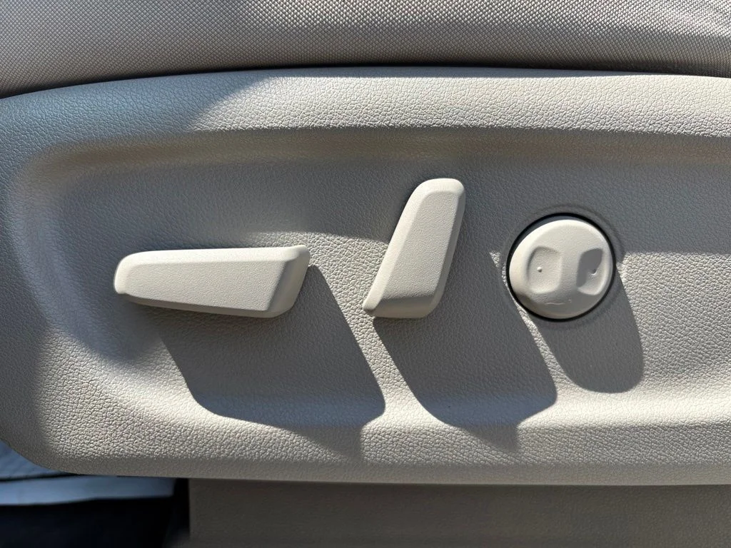 Used 2020 Blue Kia LX image 19