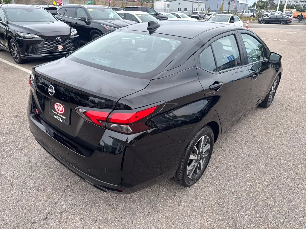 Used 2025 Black Nissan 1.6 SV image 7
