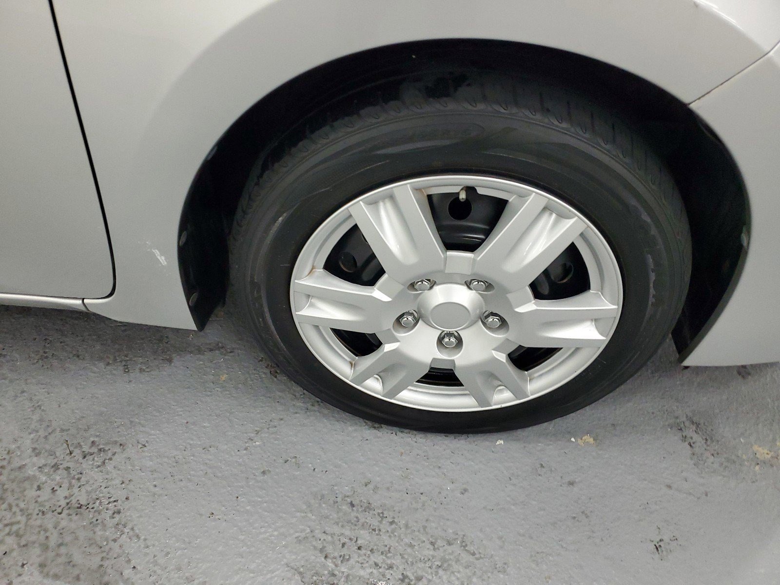 Used 2019 Classic Silver Metallic Toyota LE image 9