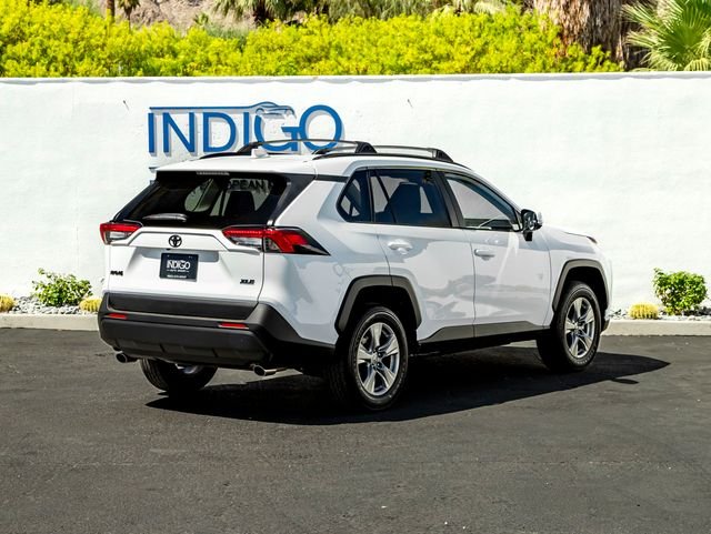 Used 2025 Ice Cap Toyota XLE image 6