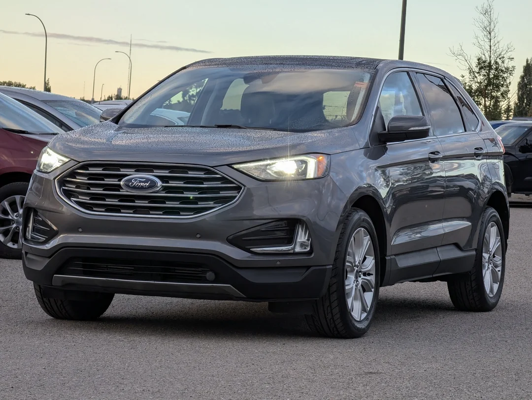 Used 2022 Grey Ford Titanium - AWD - Leather Seats - Parking Sensors - Blind Spot Monitor & More! image 4