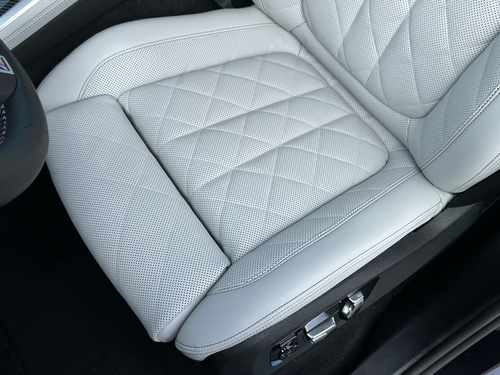2026 BMW X5 M60i - Photo 15