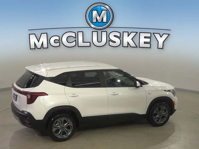 Used 2026 White Kia LX image 4