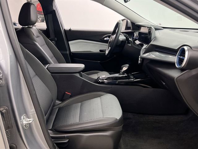 2025 Chevrolet Trax LT - Photo 15