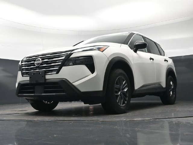 Used 2024 Glacier White Nissan S image 23