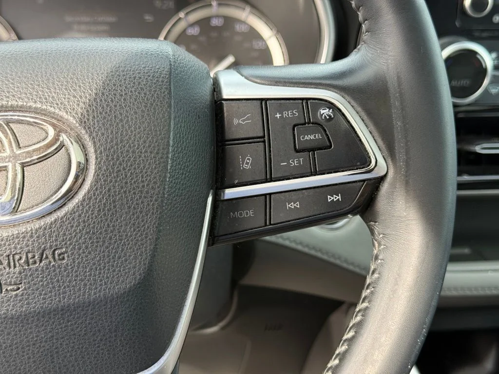 Used 2022 Gray Toyota XLE image 16