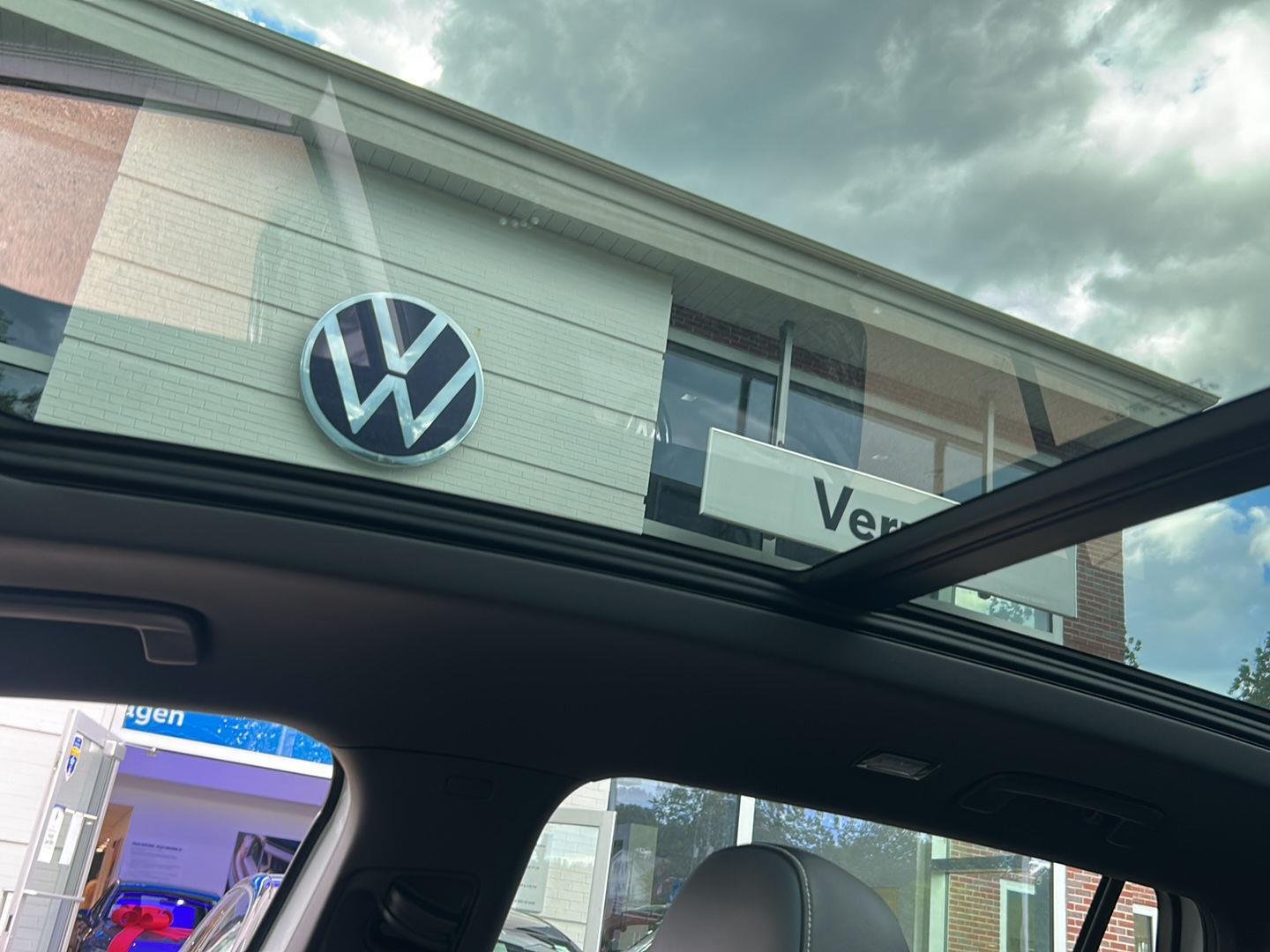 Certified Used 2025  Volkswagen  image 18