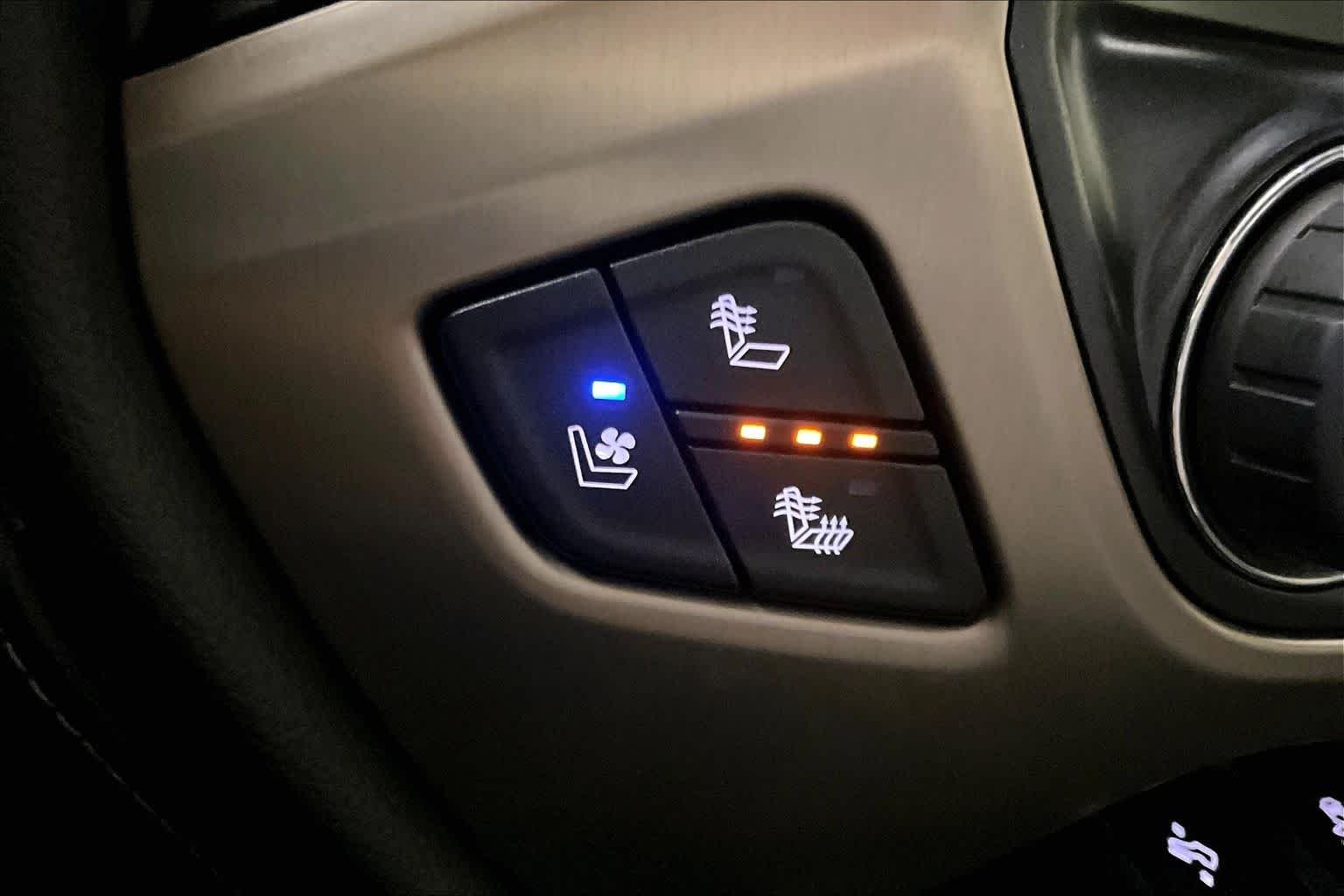 Used 2018 ONYX BLACK GMC Denali image 32