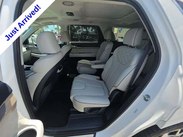 Used 2022 White Hyundai Calligraphy image 10