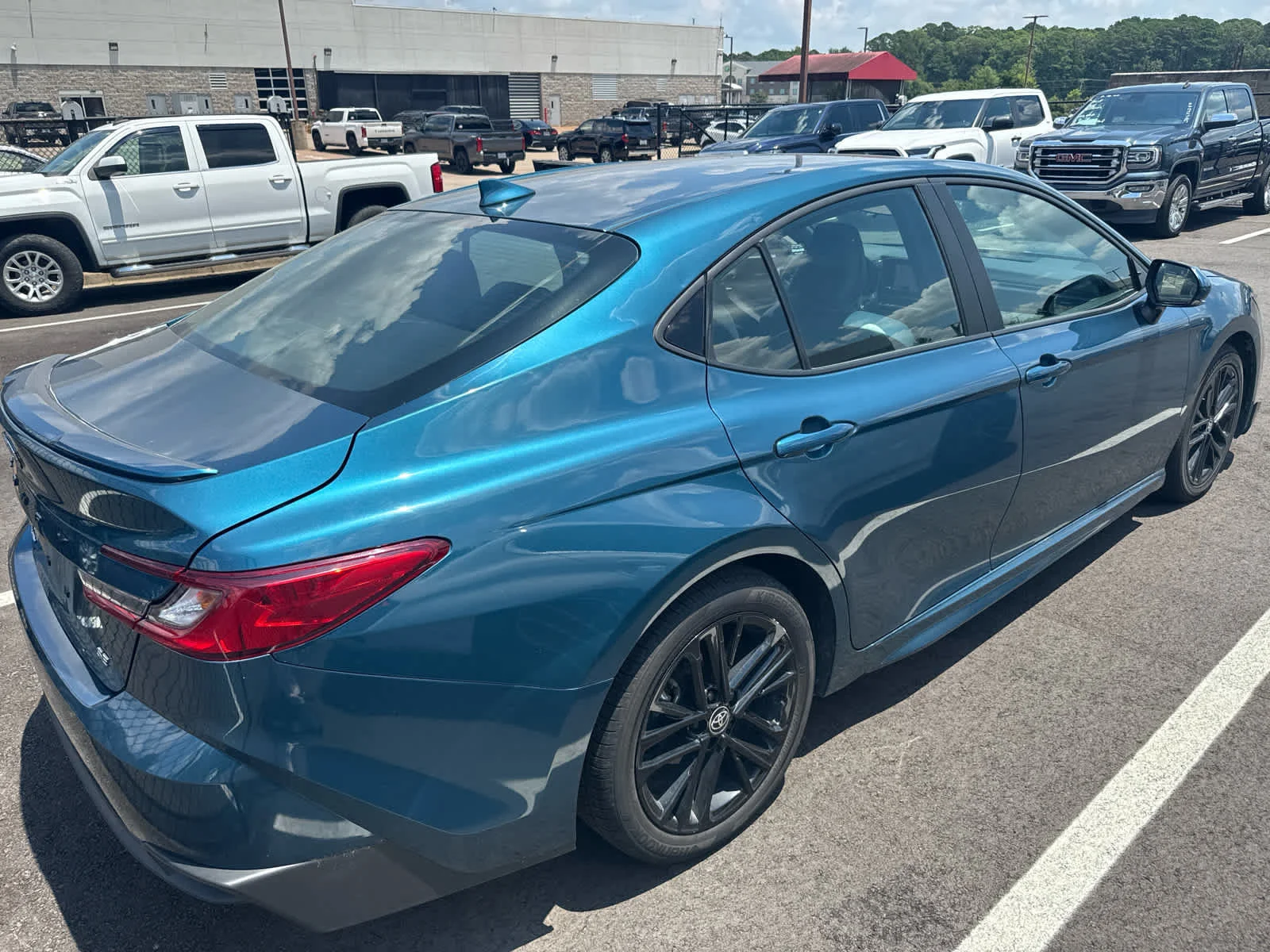 Used 2025 Ocean Gem Toyota SE image 4