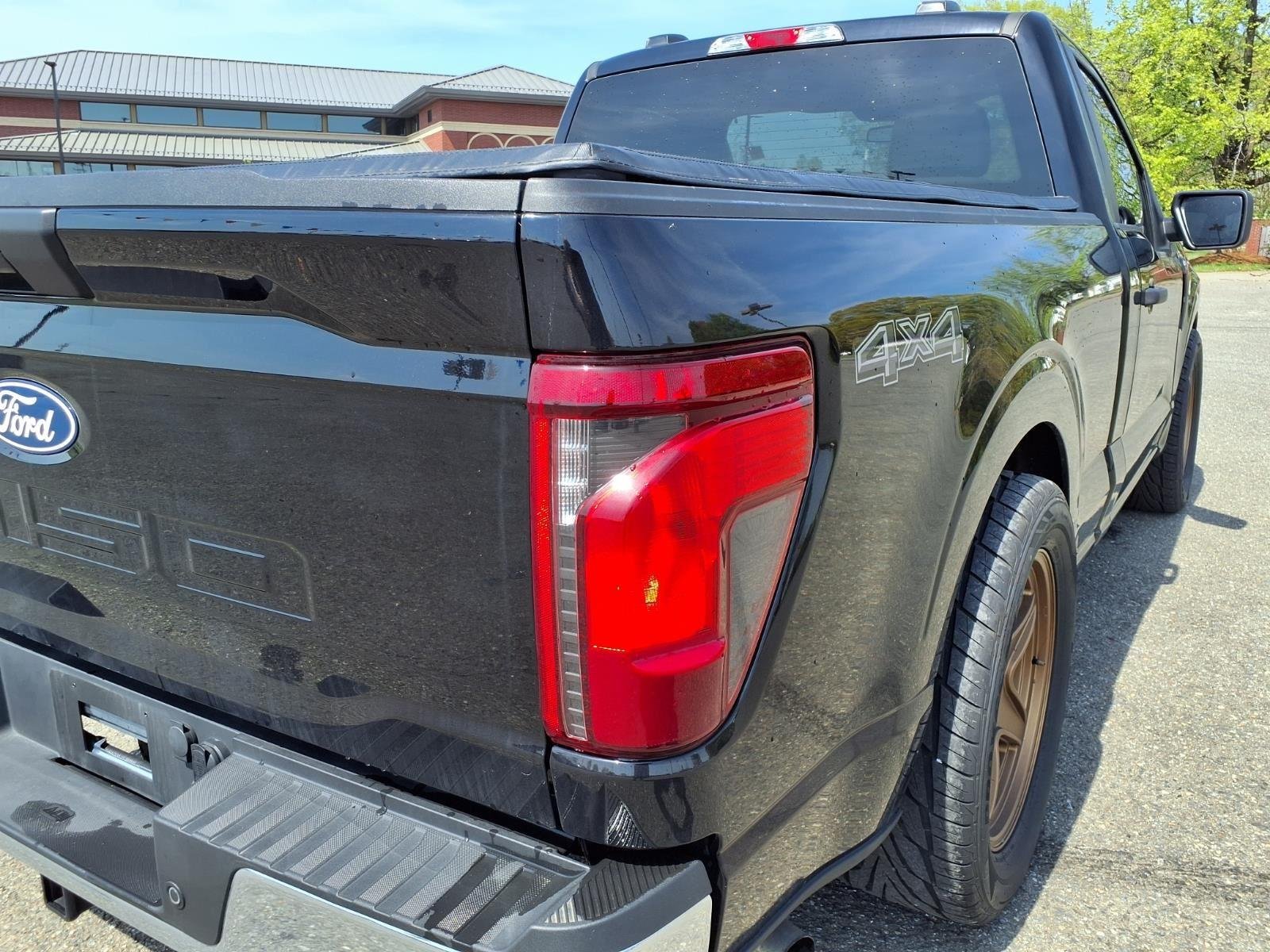Used 2024 Agate Black Metallic Ford XL image 17