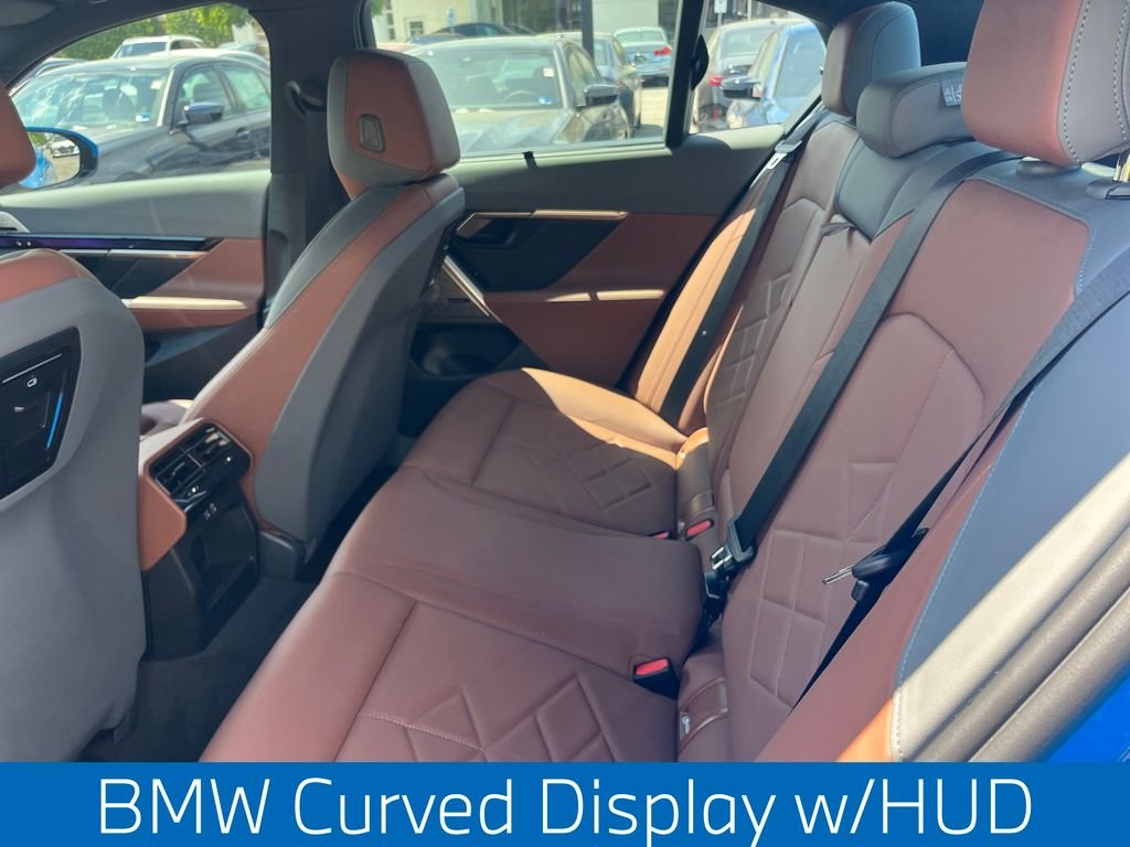Used 2025  BMW xDrive40 image 27