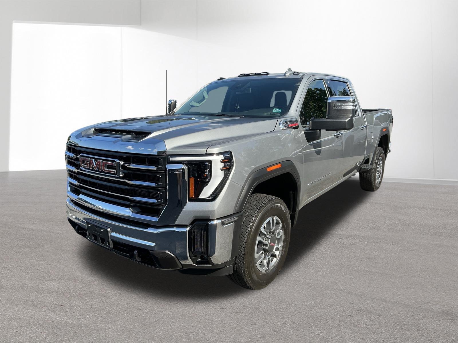 Used 2025 Sterling Metallic GMC SLT image 26