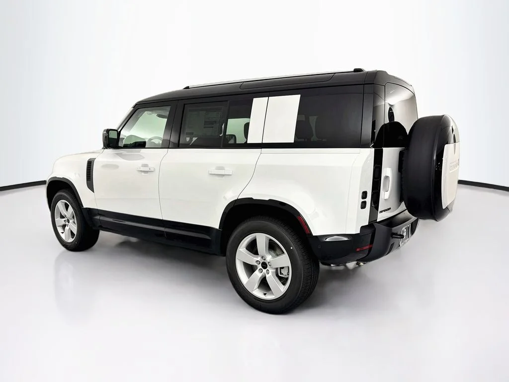 New 2026 Fuji White Land Rover X-Dynamic SE image 7
