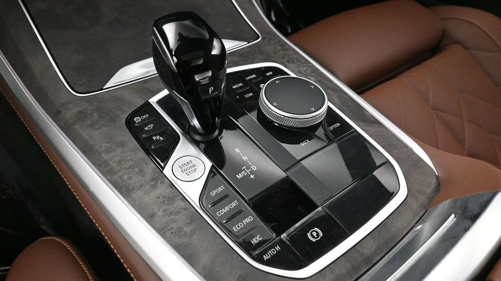 Certified Used 2023 Mineral White Metallic BMW xDrive40i image 26