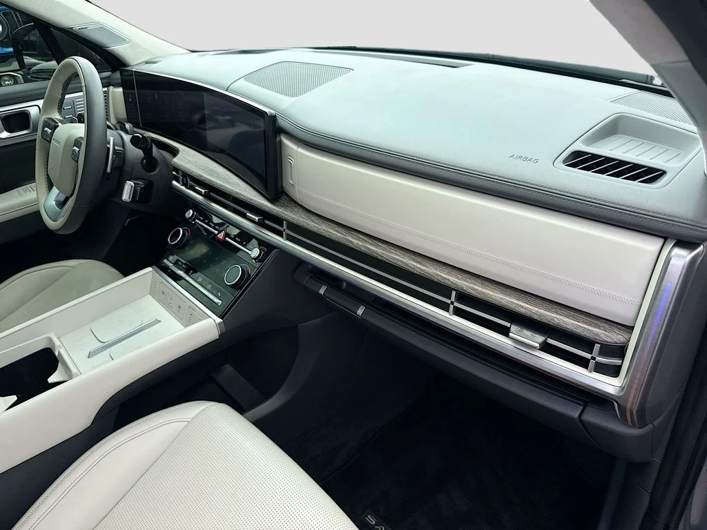 Used 2025 Gray Hyundai Calligraphy image 34