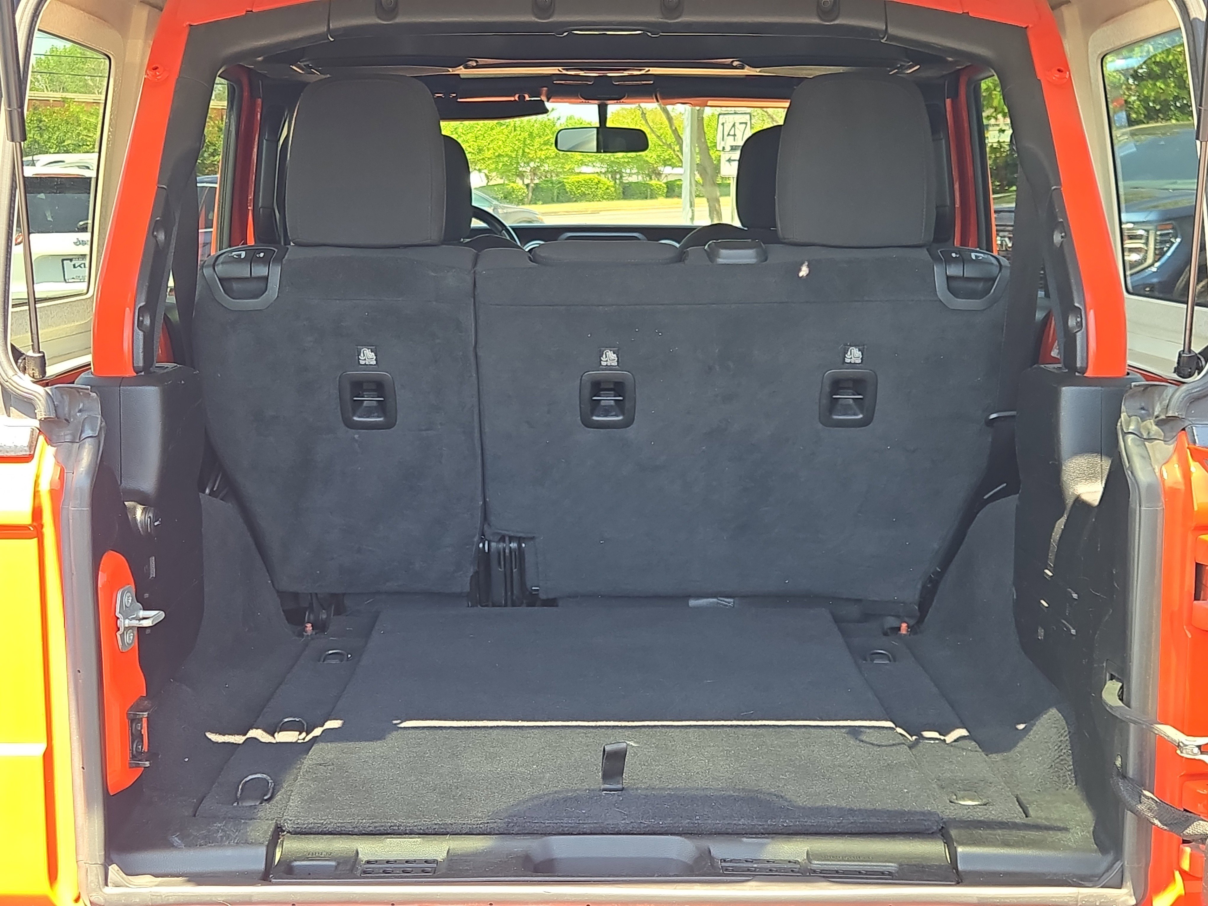 Used 2020 Punkn Metallic Clearcoat Jeep Sahara image 13