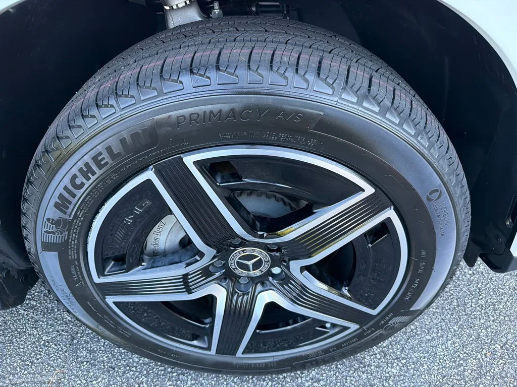 Used 2024  Mercedes-Benz GLC 300 image 12