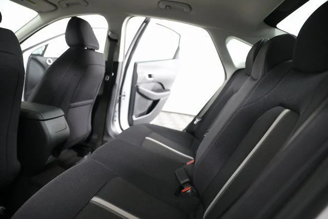 Used 2025 White Hyundai SE image 18