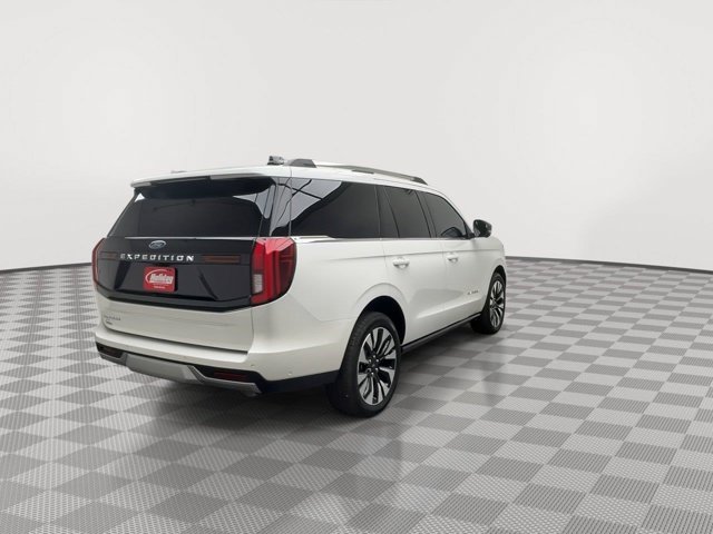 Used 2025 Star White Metallic Tri-Coat Ford Platinum image 46