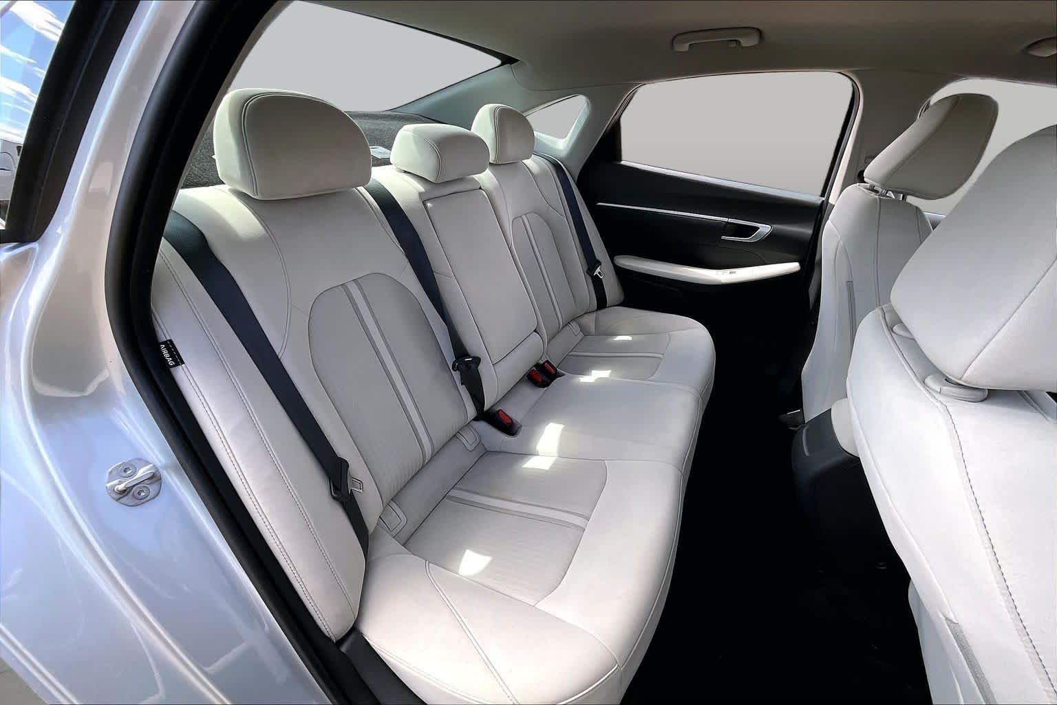 Used 2025 Aero Silver Hyundai SEL image 19
