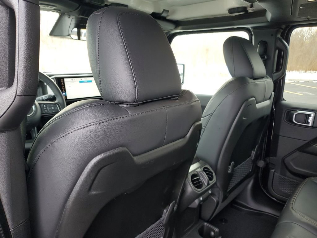 New 2026 Black Clearcoat Jeep Sahara image 8
