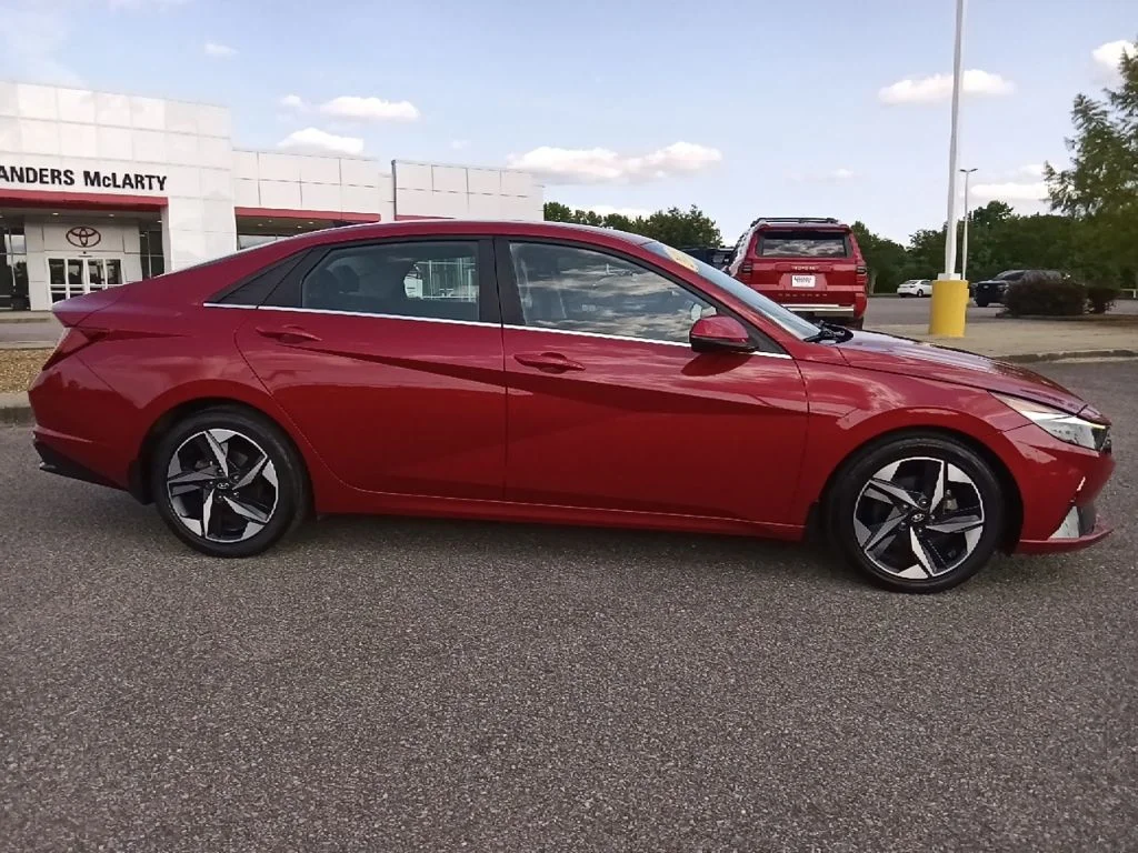Used 2023 Red Hyundai Limited image 2