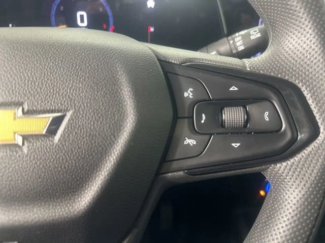 Used 2025 Summit White Chevrolet LT image 11