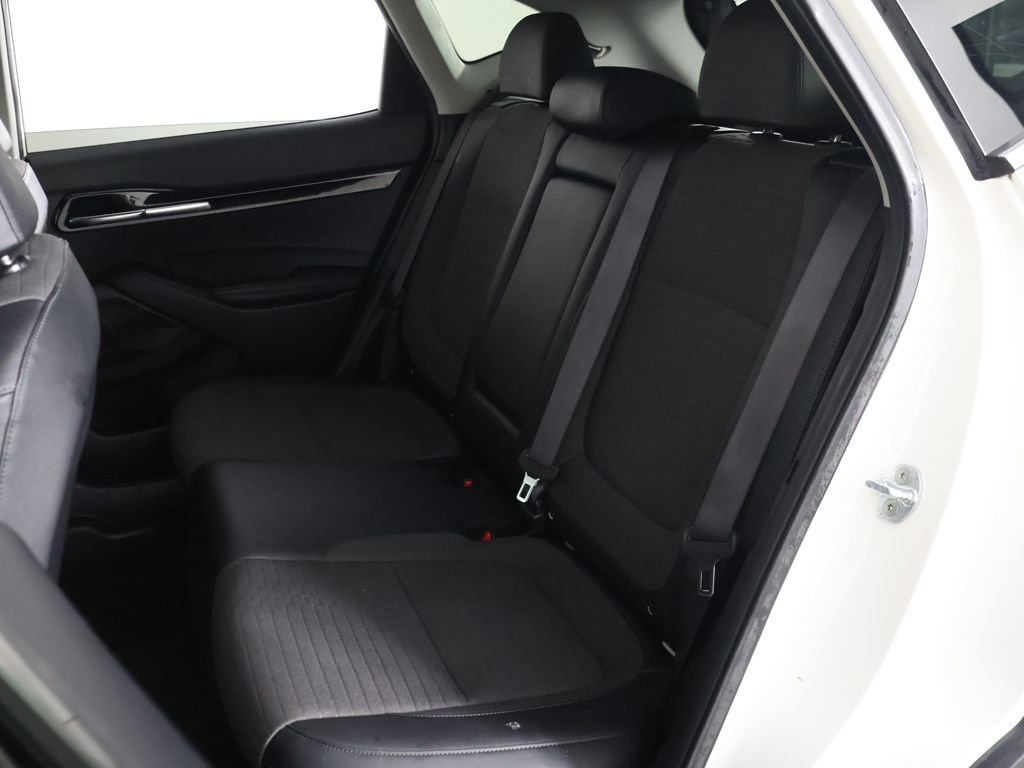 Used 2022 White Kia S image 29