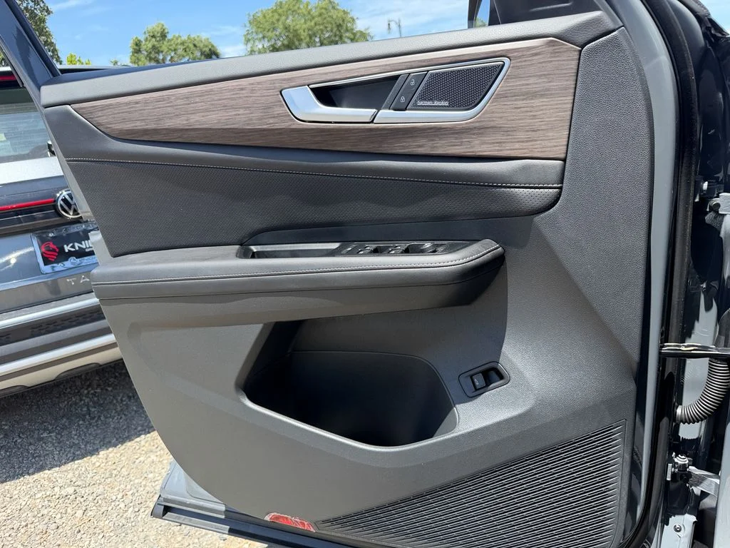 New 2026 Pure Gray Volkswagen 2.0T SEL Premium R-Line image 15