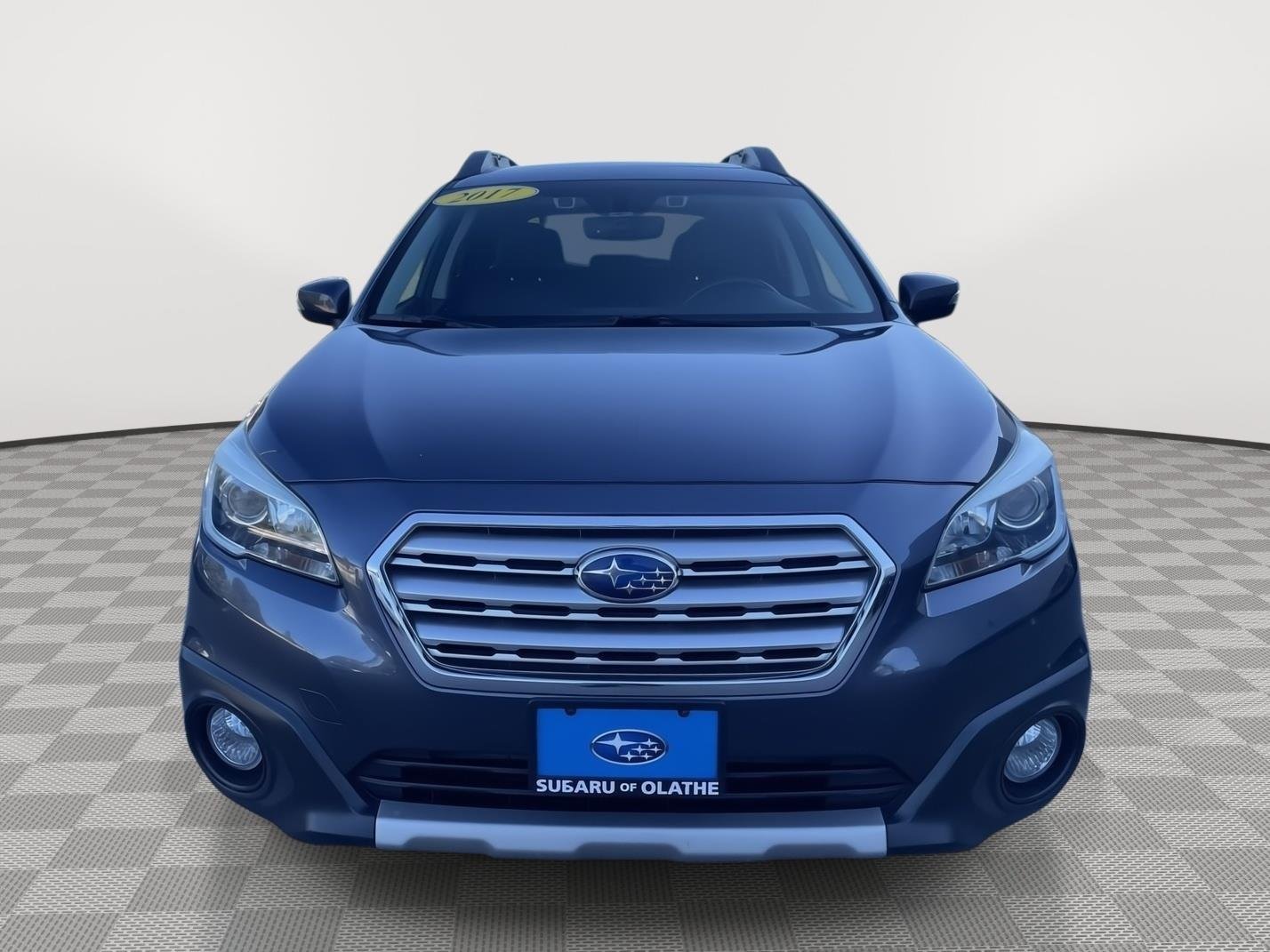 Used 2017 Carbide Gray Metallic Subaru Limited image 13