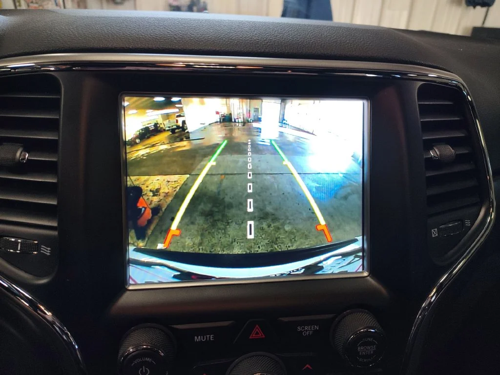 Used 2018 White Jeep Altitude image 24