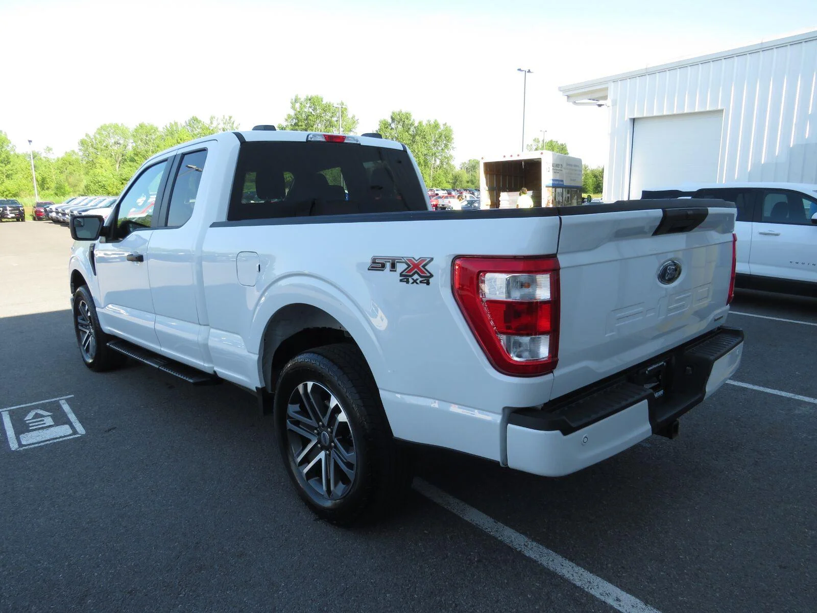 Used 2023  Ford XL image 15