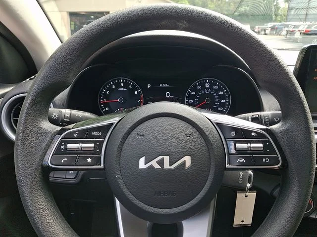 Used 2023 Gray Kia LXS image 23