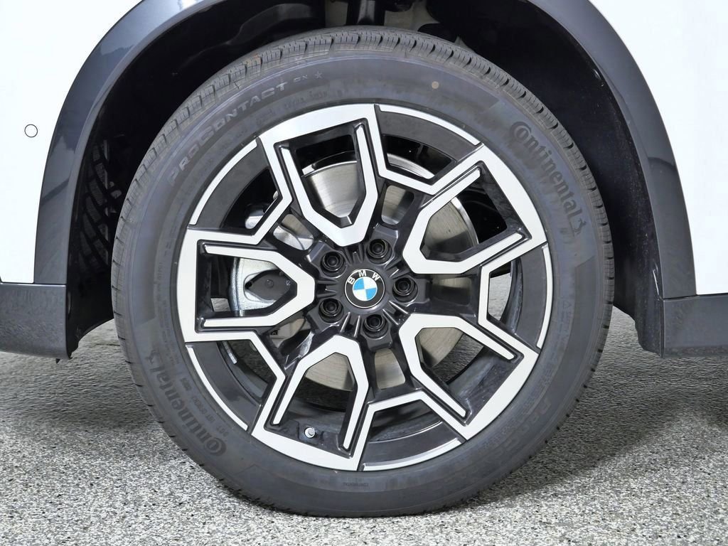 Used 2026 Alpine White BMW xDrive28i image 18