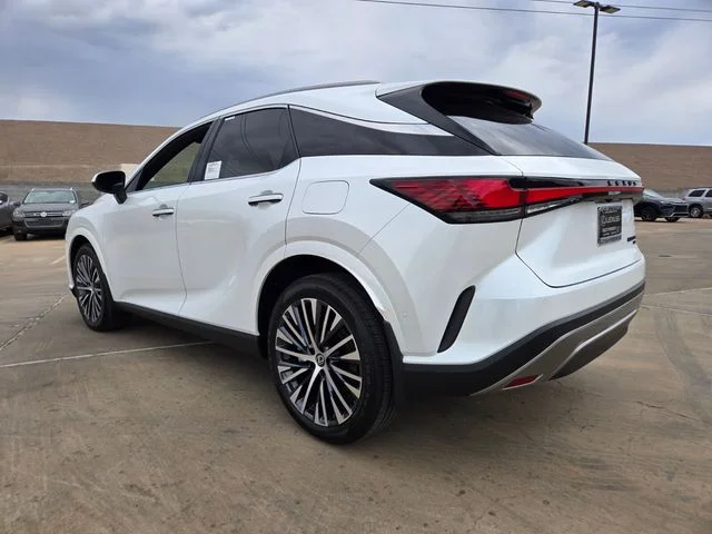 New 2026 Eminent White Pearl Lexus PREMIUM PLUS image 4
