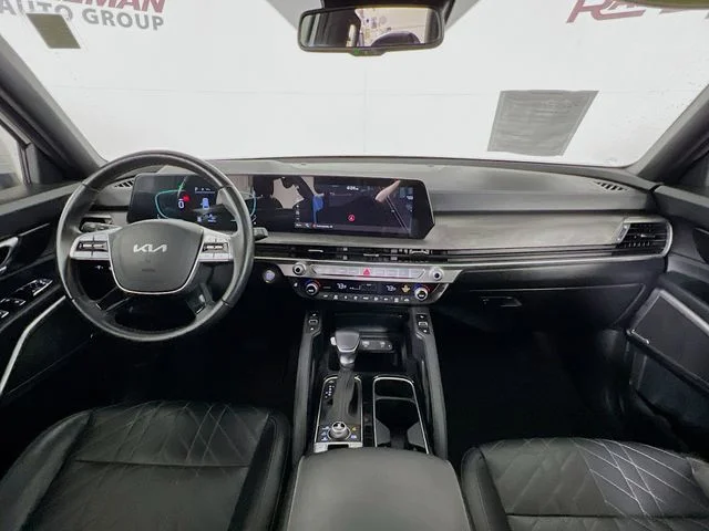 Used 2023 White Kia EX X-Line image 25