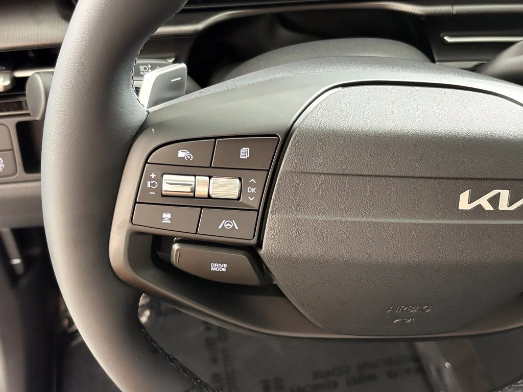 New 2027 Snow White Pearl Kia EX image 31