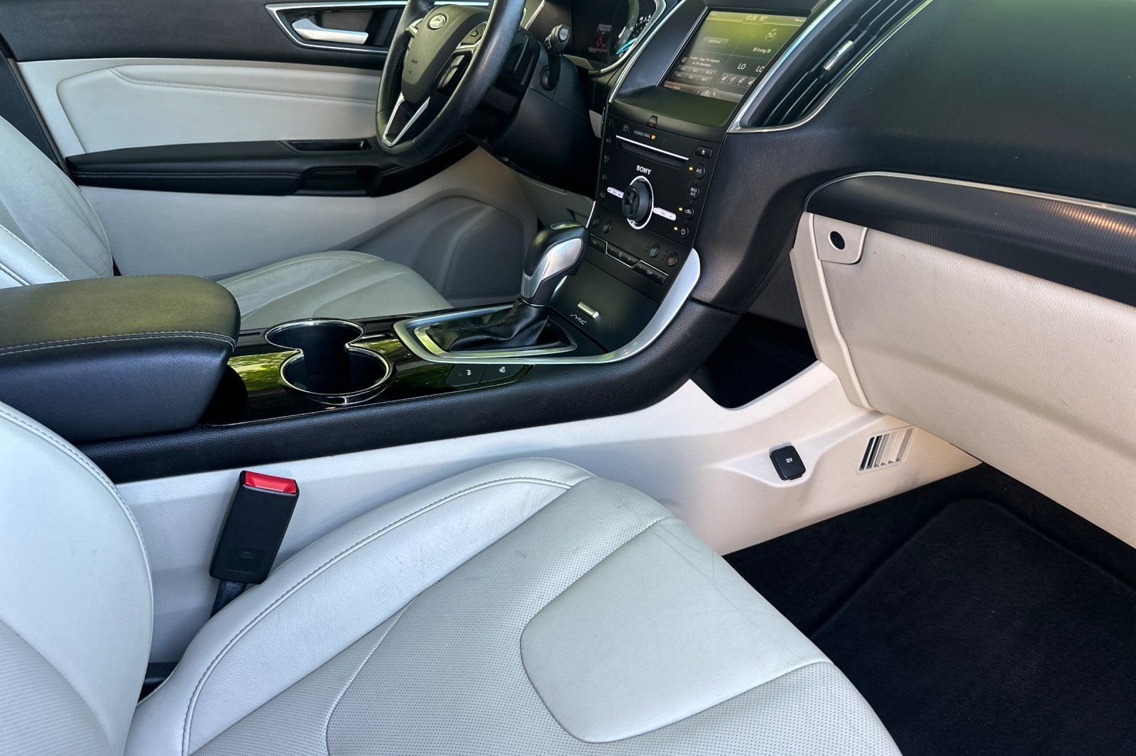 Used 2015 White Ford Titanium image 16