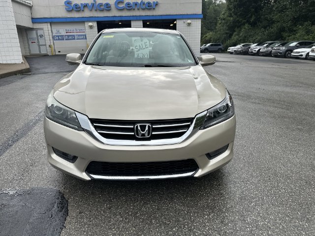 Used 2015 Champagne Frost Pearl Honda EX image 18