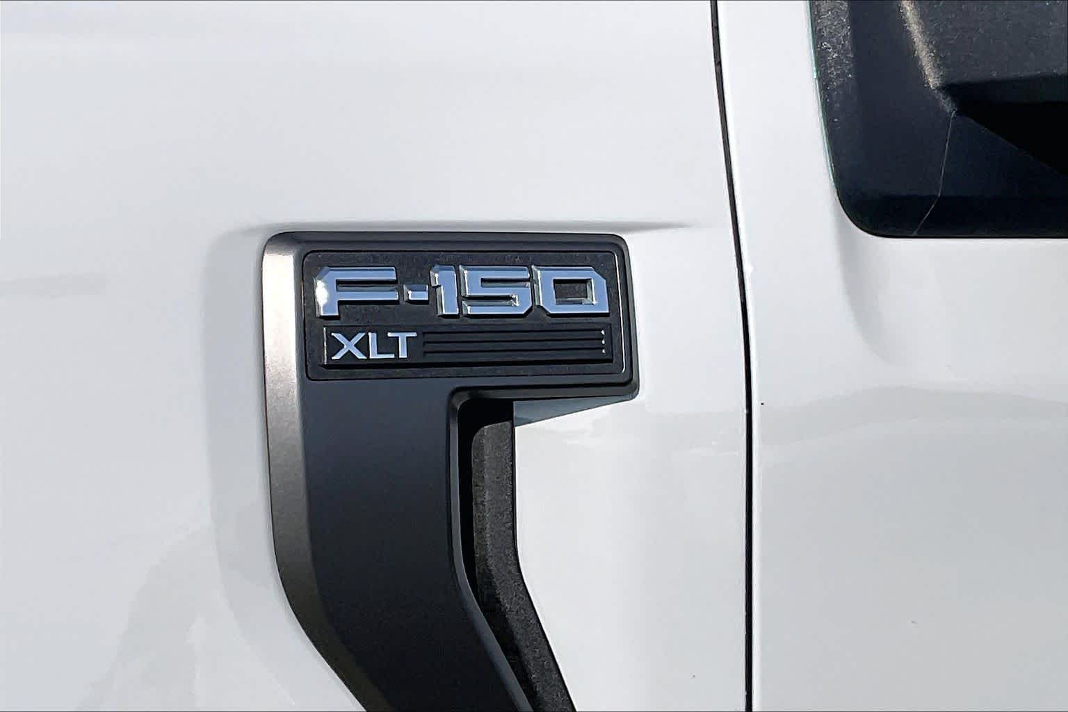 Used 2023 Avalanche Gray Ford XLT image 53