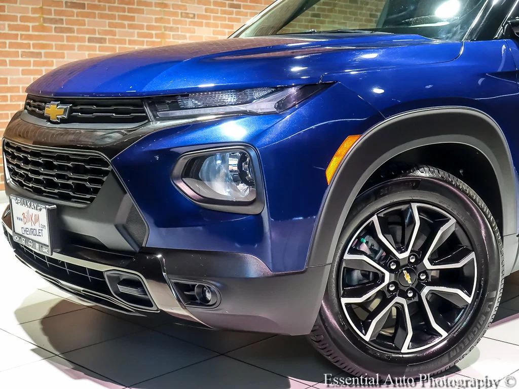 Used 2023 BLUE GLOW METALLIC Chevrolet ACTIV image 3